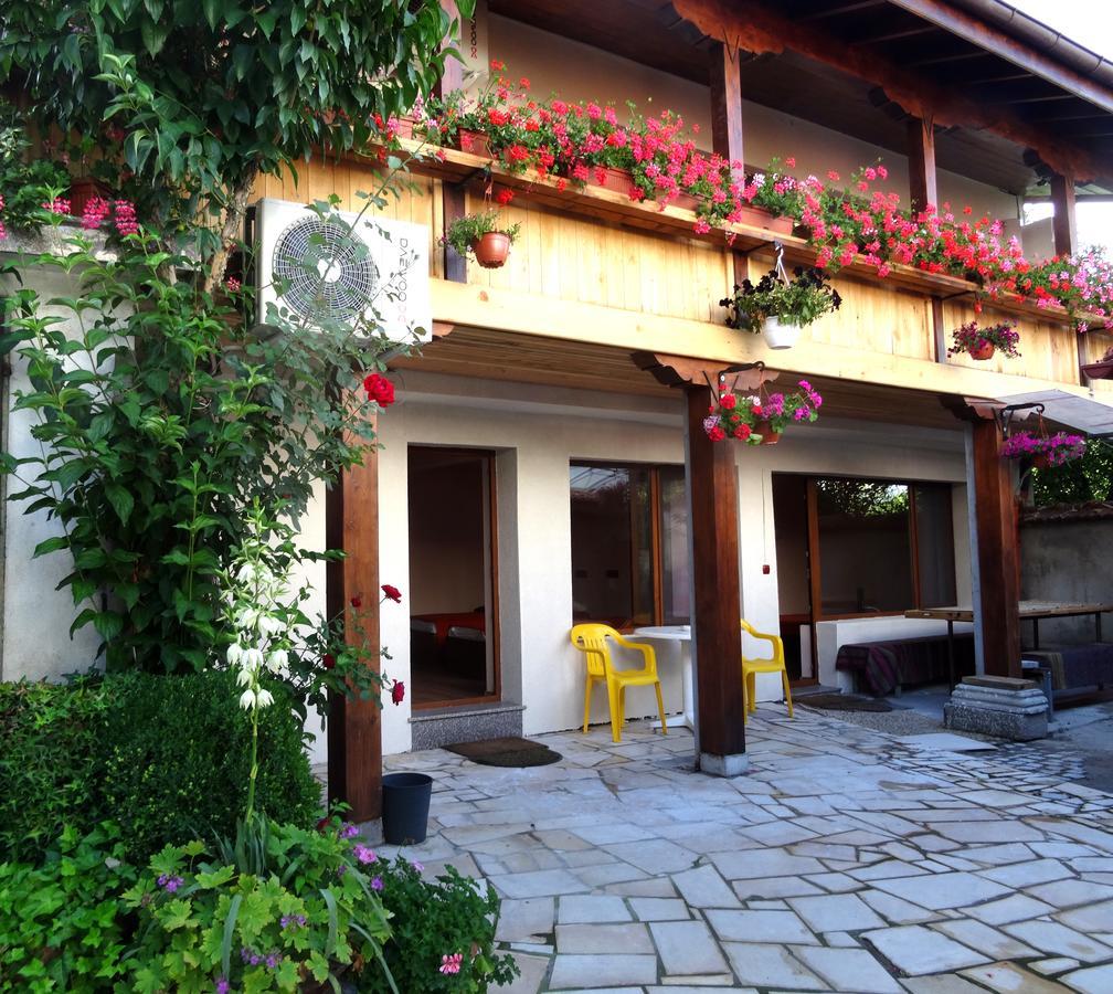 Family Hotel Rose Pavel Banya Εξωτερικό φωτογραφία