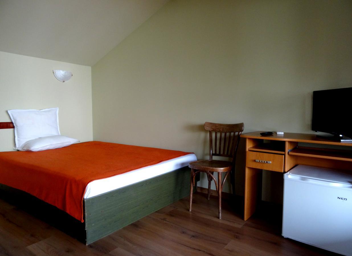 Family Hotel Rose Pavel Banya Εξωτερικό φωτογραφία